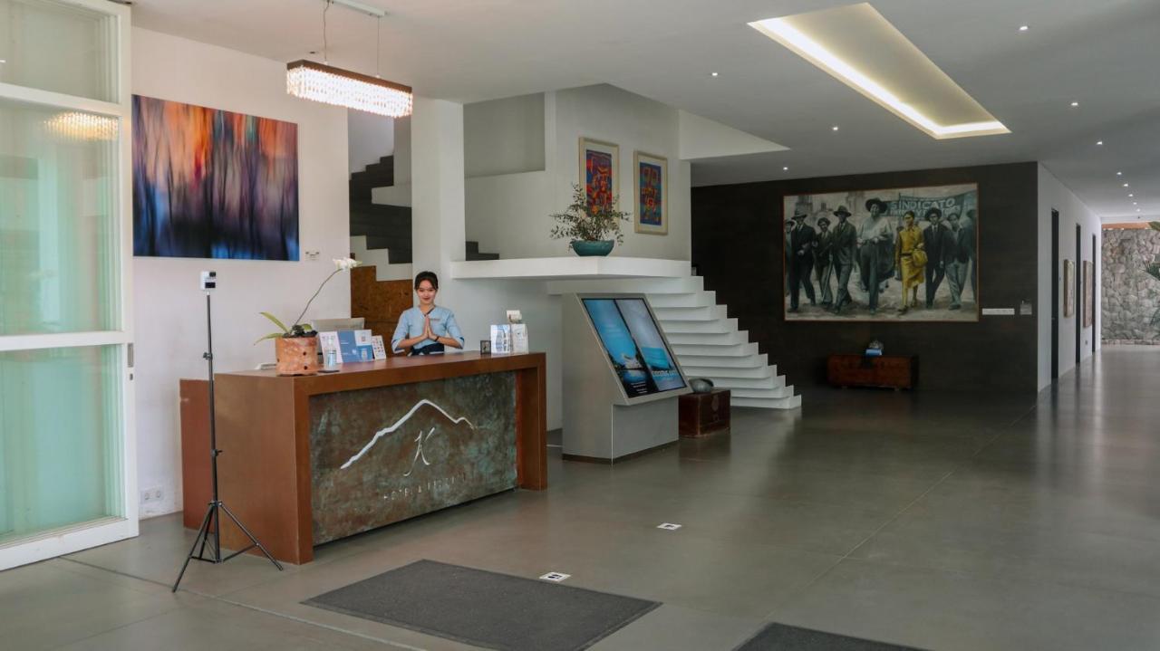 K Gallery Hotel Pasuruan Exteriör bild