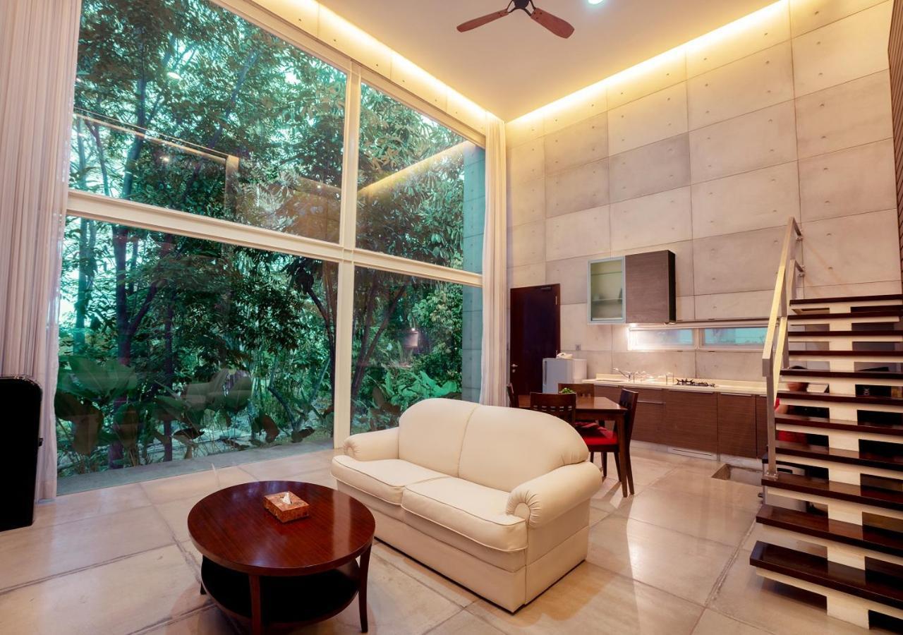 K Gallery Hotel Pasuruan Exteriör bild