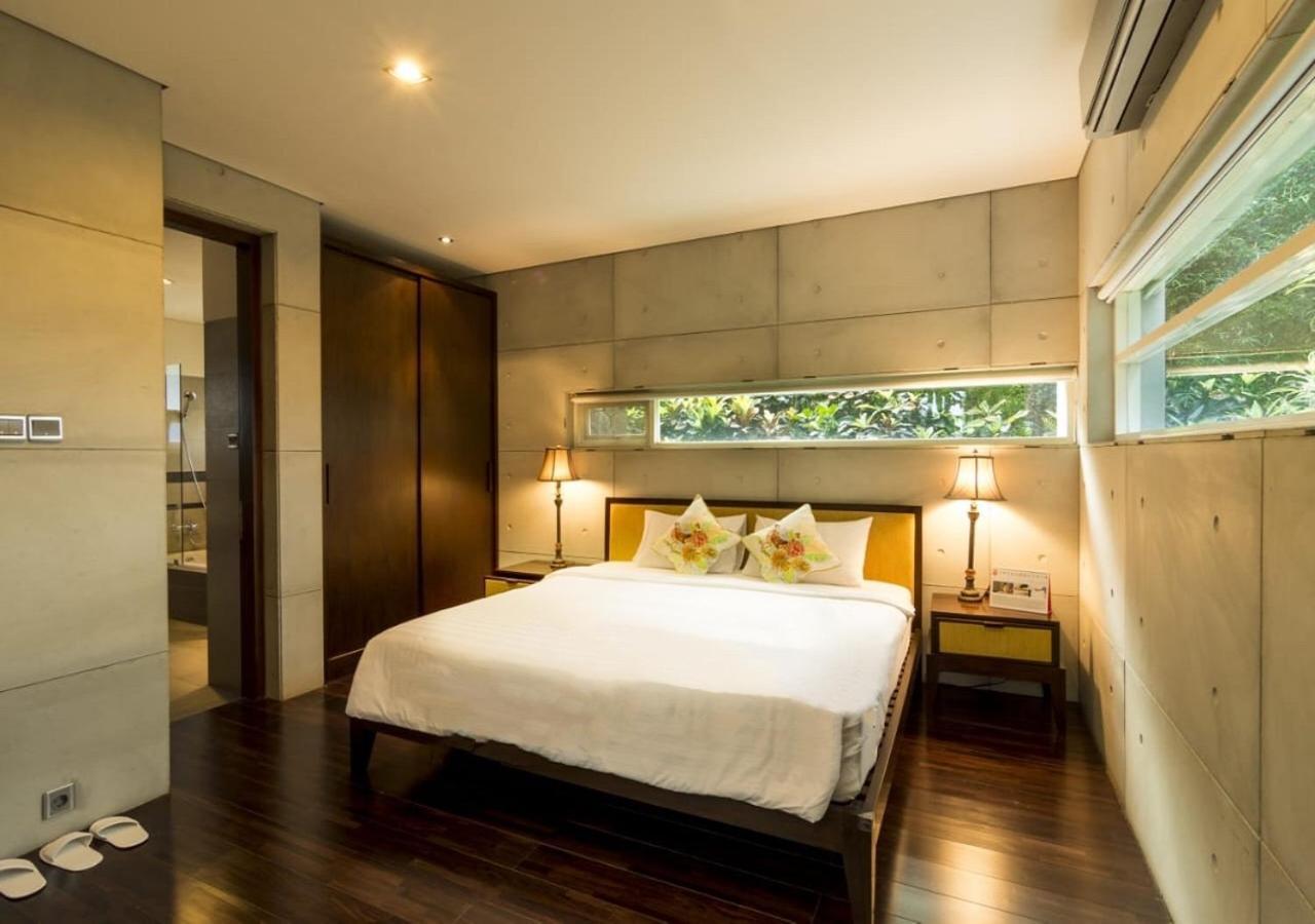 K Gallery Hotel Pasuruan Exteriör bild